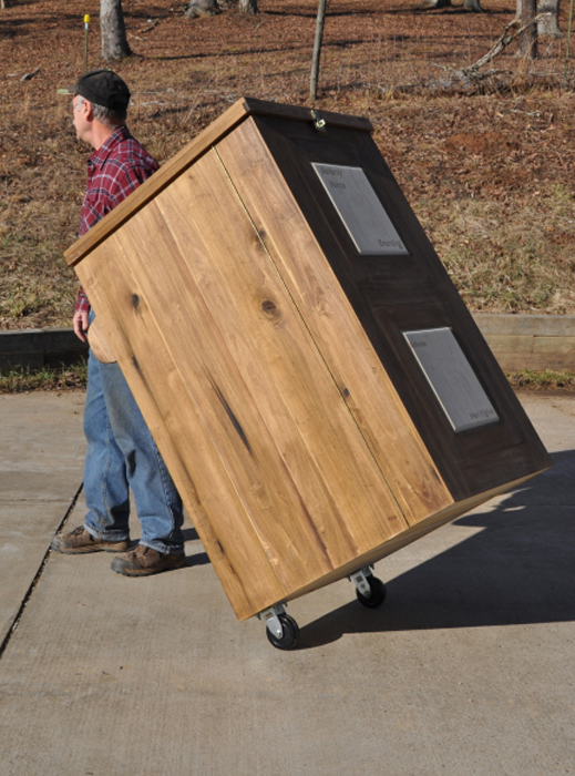 saddle trunk on wheels